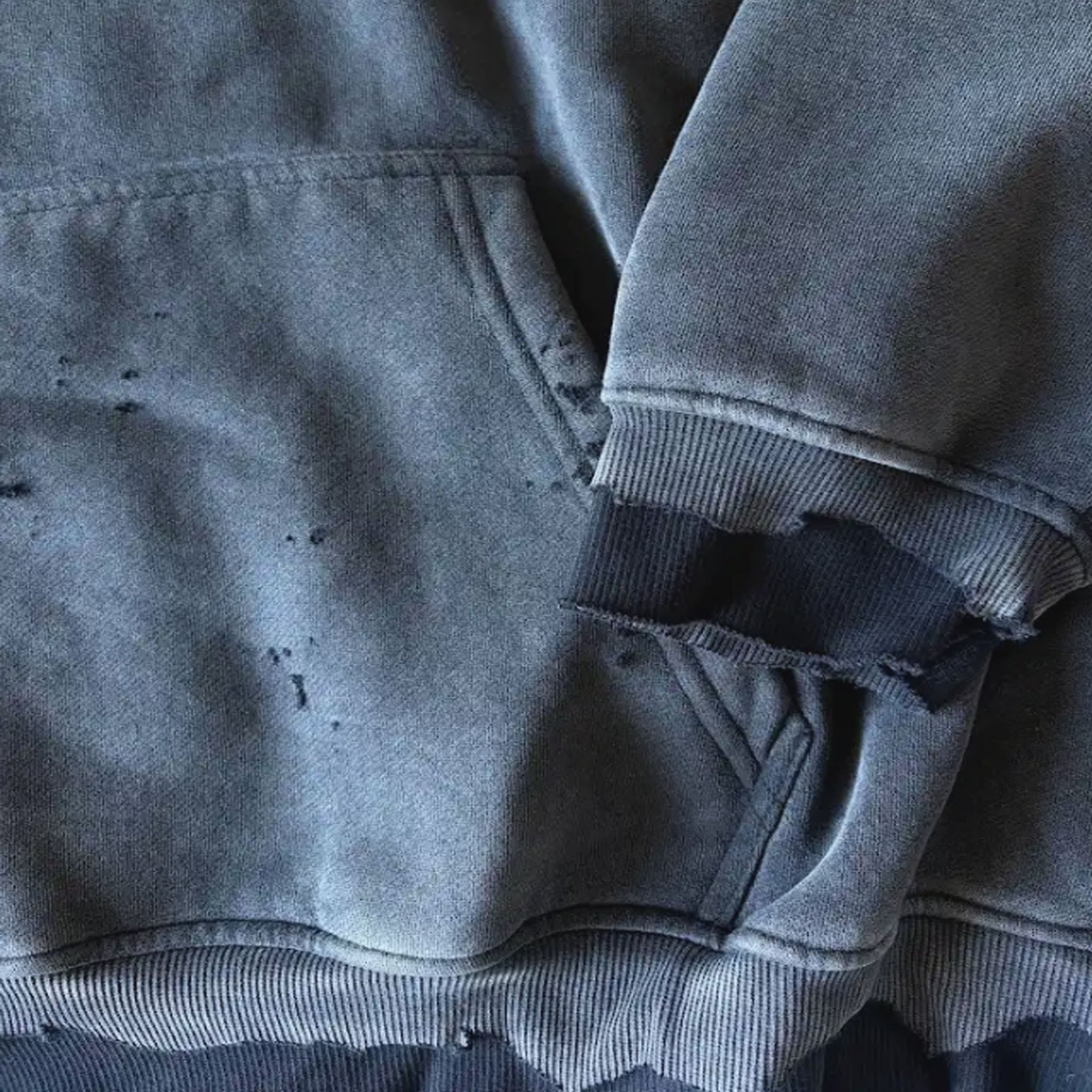 CARIANI® Dove Hoodie