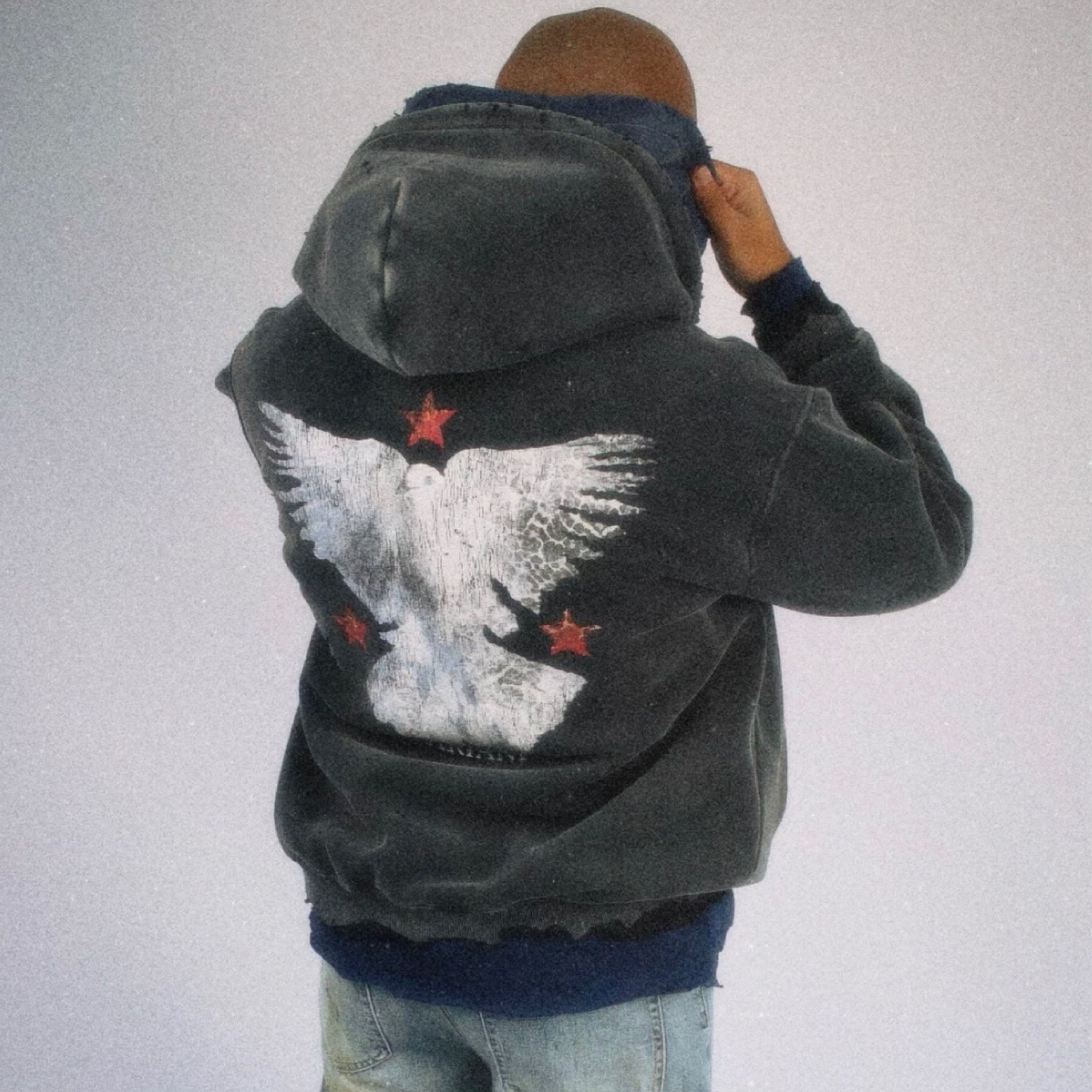 CARIANI® Dove Hoodie